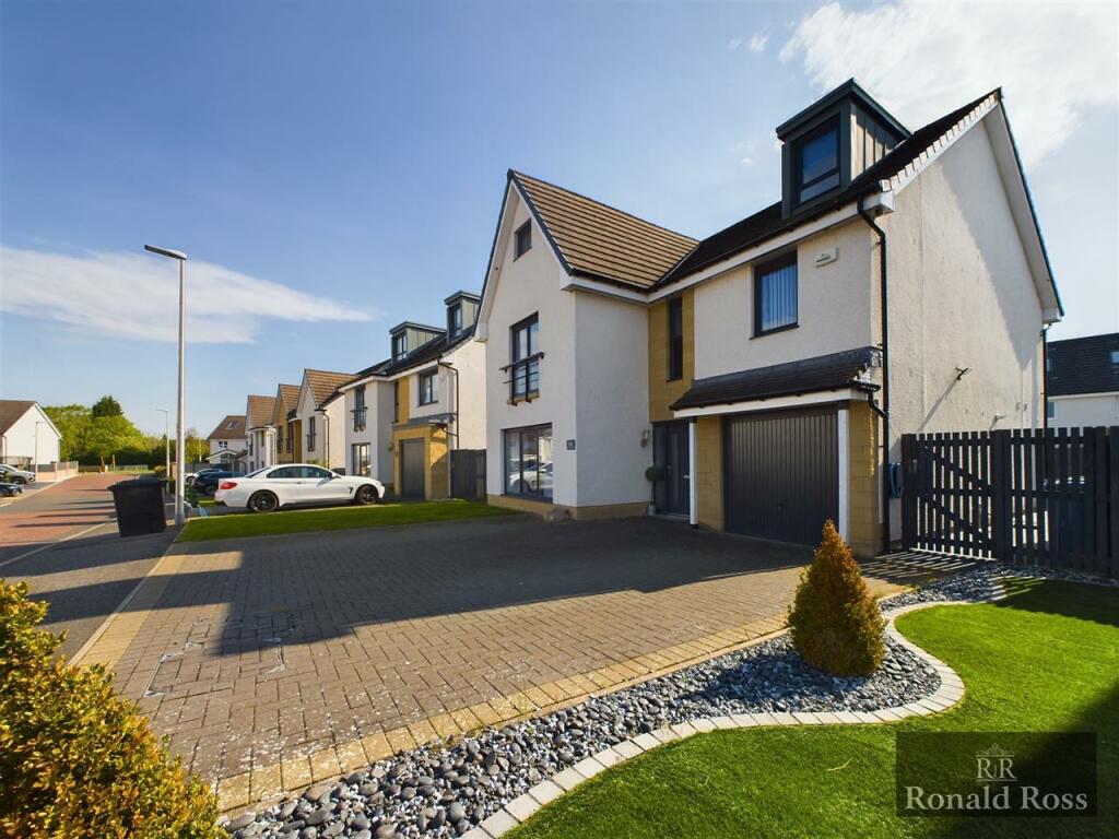 5 bedroom detached house for sale in Mcguire Gate, Bothwell, Bothwell, G71