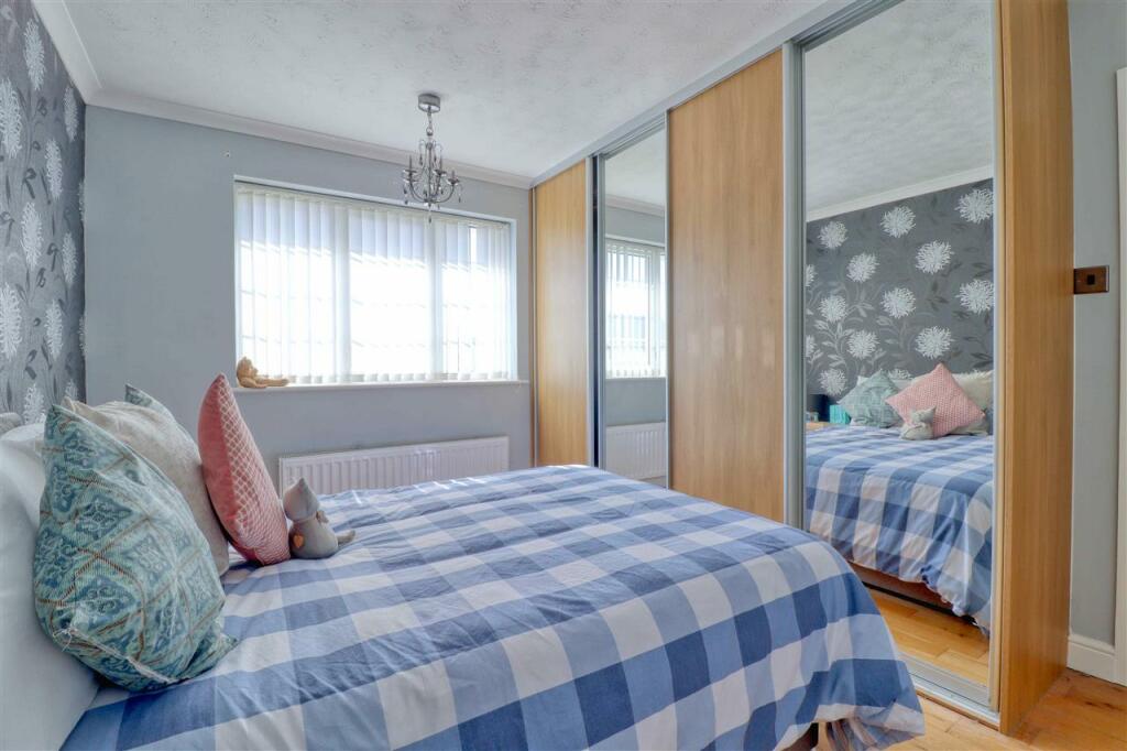 Additional property image - Devereaux Close, Walton on the Naze