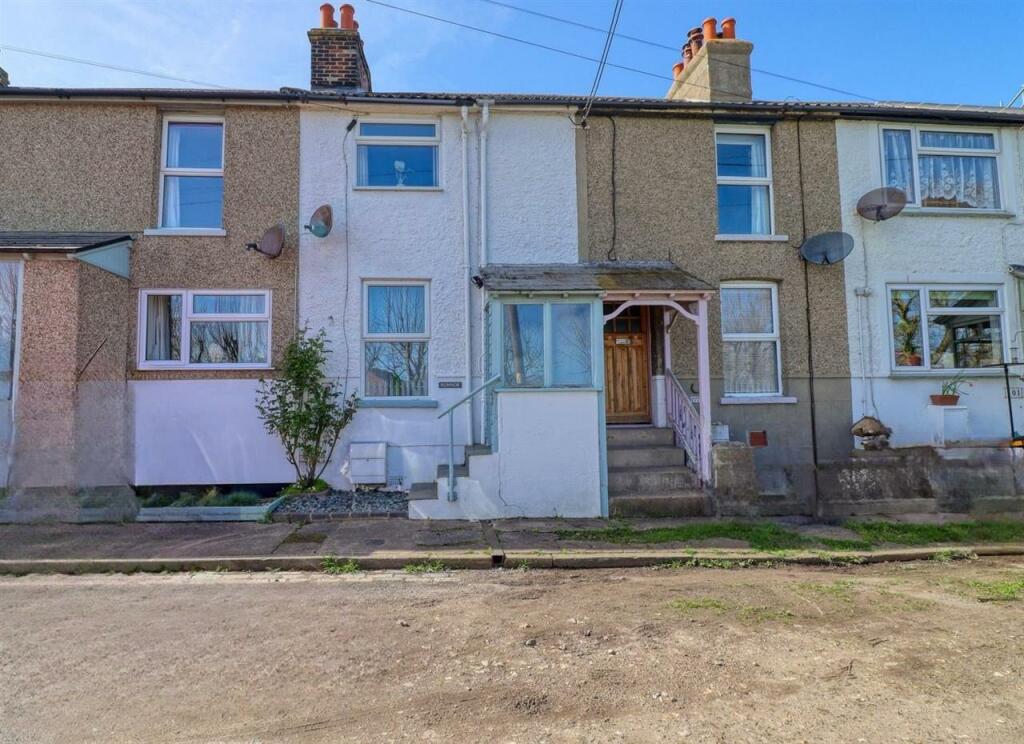 2 bedroom terraced house for sale in Saville Street, Walton on the Naze