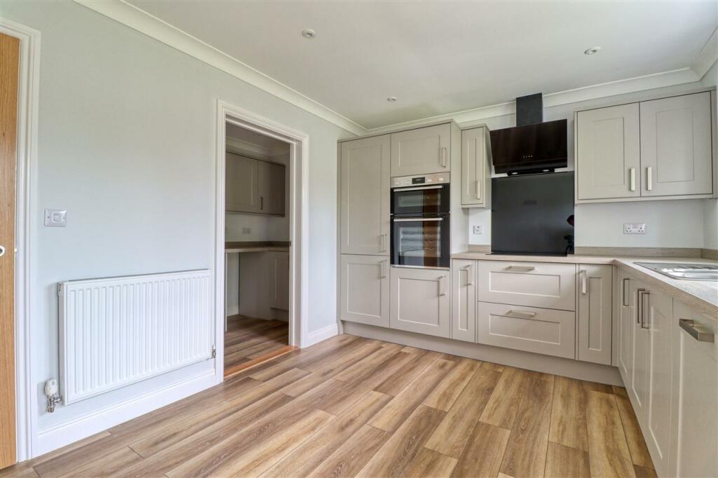 Additional property image - Manor Gardens, Manor Road, Great Holland