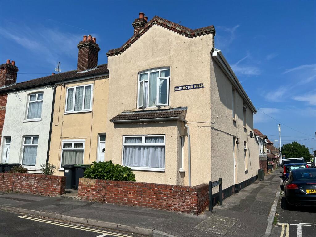 2 bedroom end of terrace house for sale in Hartington Road, Gosport, PO12