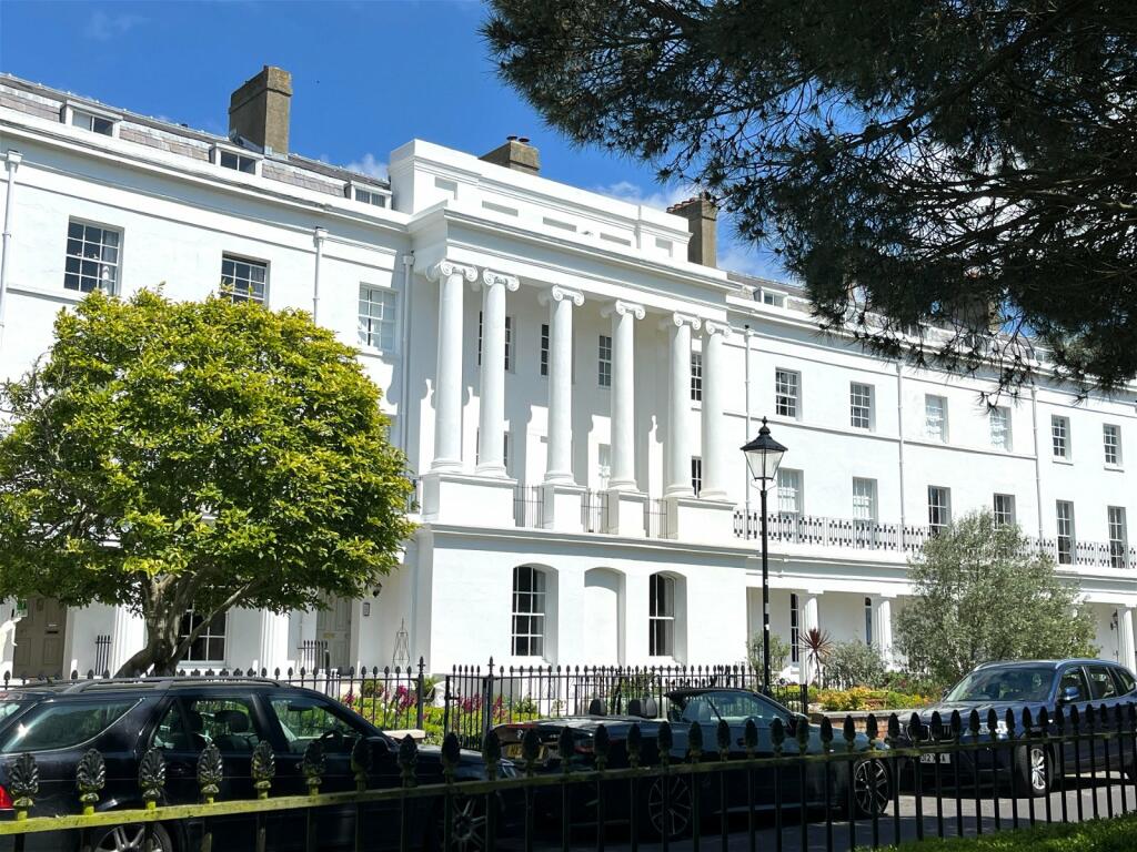 3 bedroom apartment for sale in Crescent Road, Alverstoke, Gosport PO12