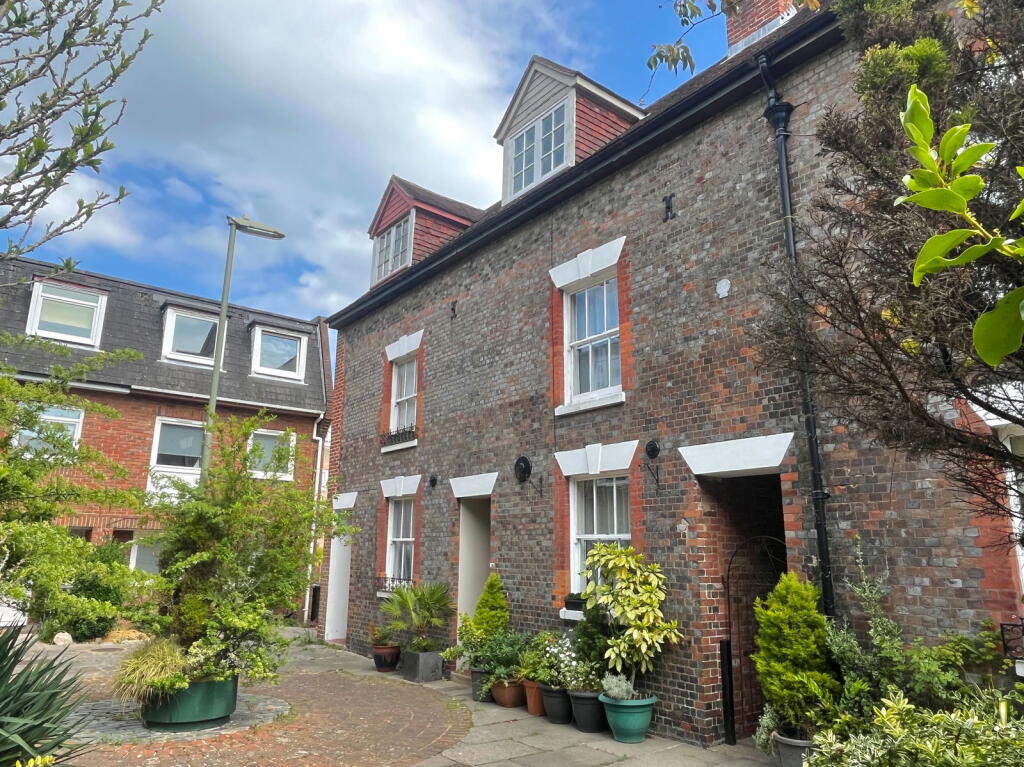 Main image of property: Seahorse Walk, Gosport, PO12 1BH