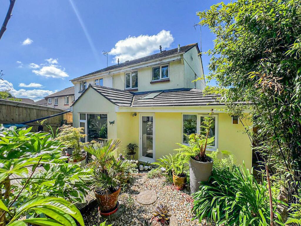 4 bedroom semidetached house for sale in Plover Rise, Ivybridge, Devon