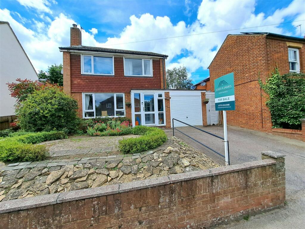 3 bedroom detached house for sale in King Street, Potton, Sandy ...