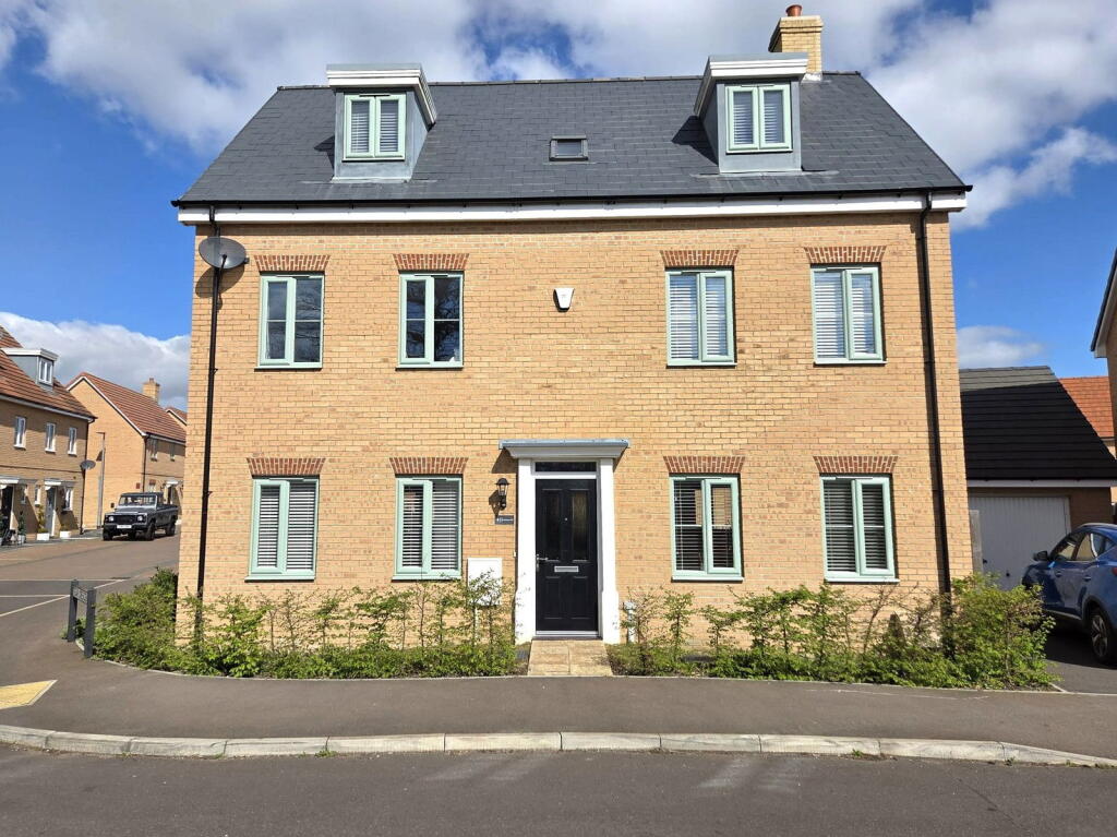 Main image of property: Hutchinson Rise, Potton SG19 2DZ