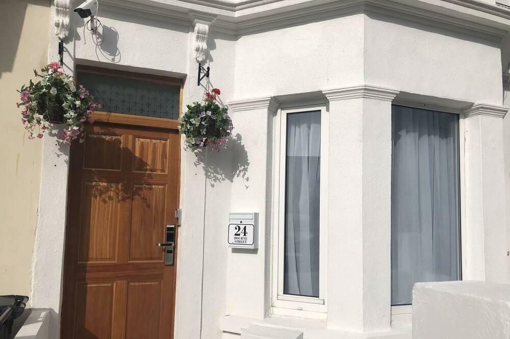 1 bedroom house share for rent in Bourne Street, Eastbourne, BN21