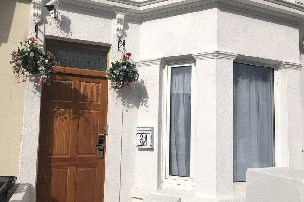 Main image of property: 24, Eastbourne