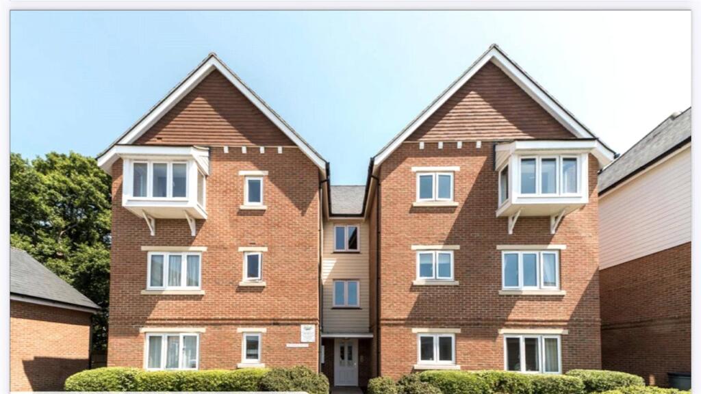 Main image of property: Pipitsmead House, Fleet