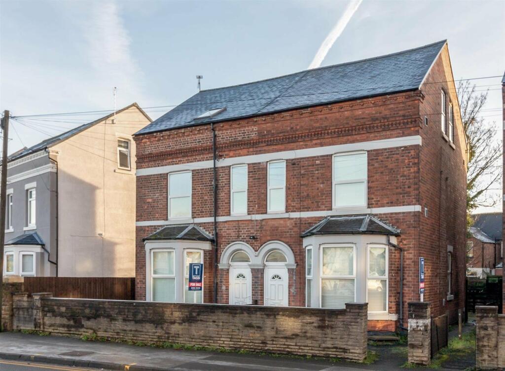 6 bedroom semi-detached house for sale in Radcliffe Road, West Bridgford, Nottingham, Nottinghamshire, NG2