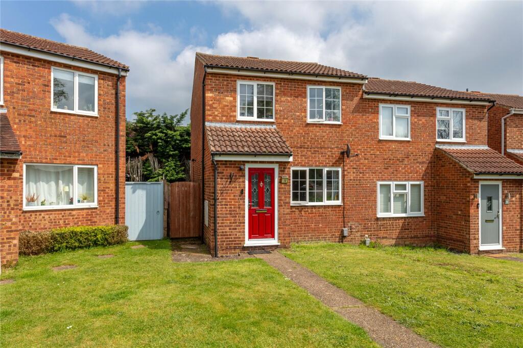 3 bedroom semidetached house for sale in Eagle Drive, Flitwick