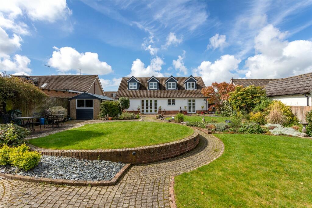 5 bedroom detached house for sale in St. James Close, Pulloxhill