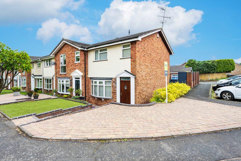 3 bedroom end of terrace house for sale in Flanders Drive, Kingswinford