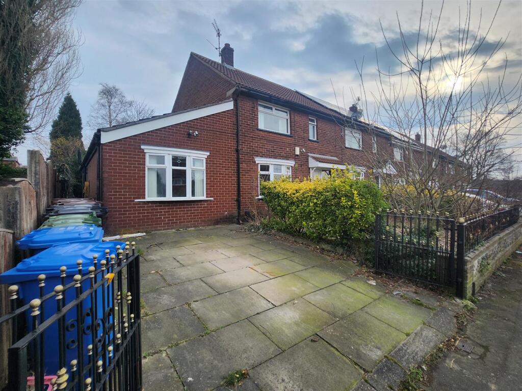 Main image of property: Lordsfield Avenue, Ashton-Under-Lyne