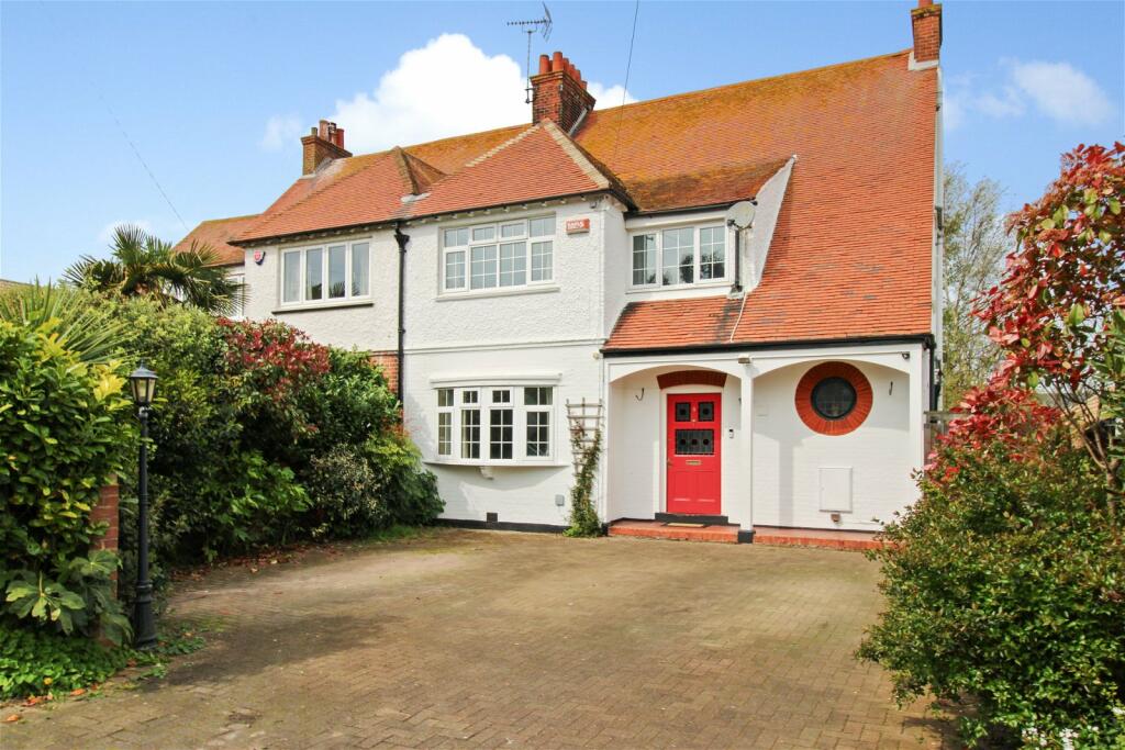 5 bedroom semidetached house for sale in Kingsgate Avenue, Broadstairs