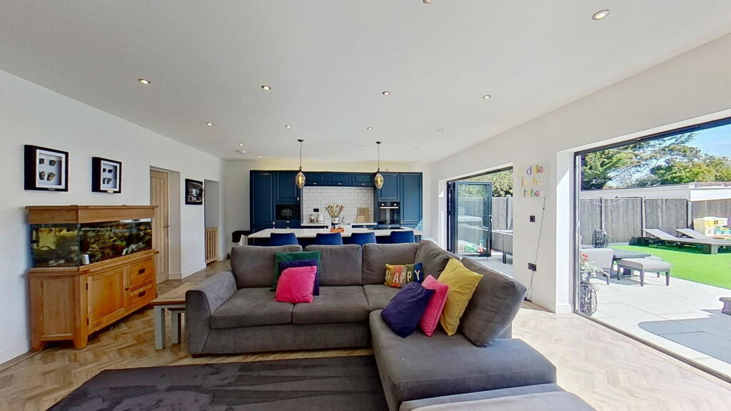 Additional property image - Gloucester Avenue, Margate, CT9 3NW