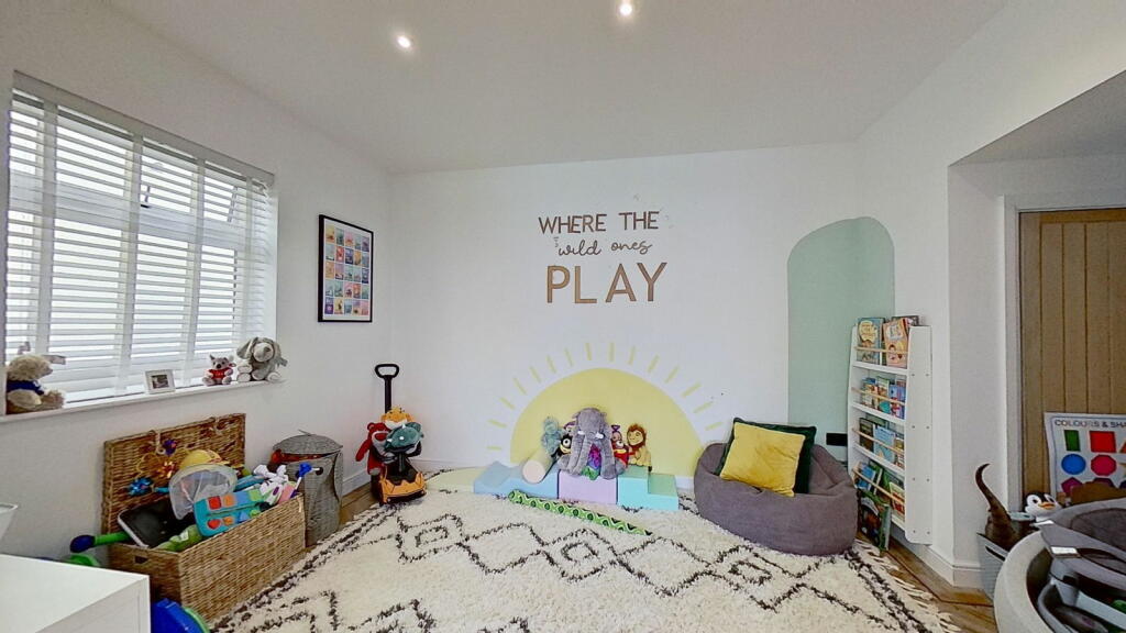 Additional property image - Gloucester Avenue, Margate, CT9 3NW