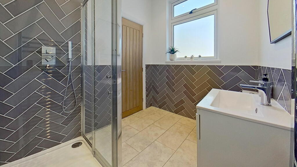 Additional property image - Gloucester Avenue, Margate, CT9 3NW