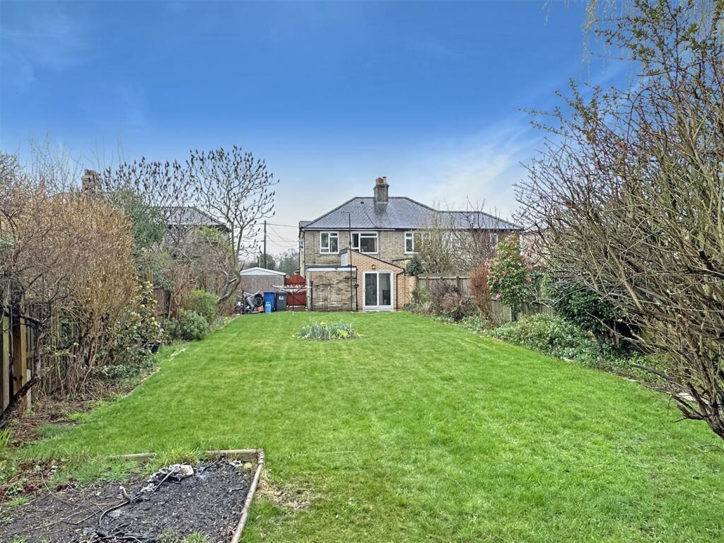 3 bedroom semidetached house for sale in Millfield, Cottenham, CB24