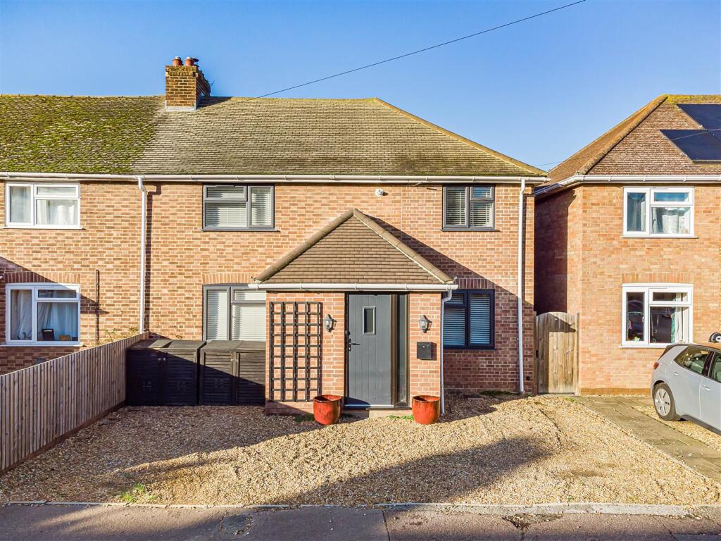 Main image of property: Pieces Terrace, Waterbeach
