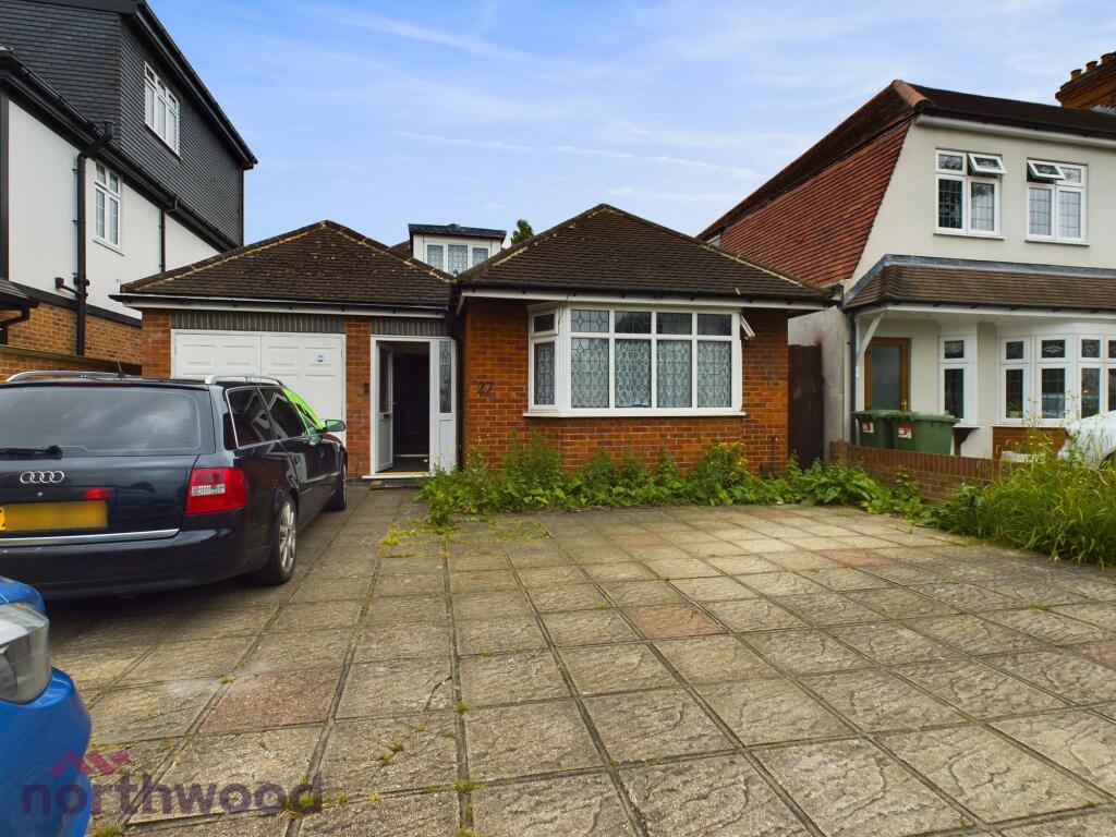 4 bedroom detached bungalow for sale in Petits Lane, Romford, RM1