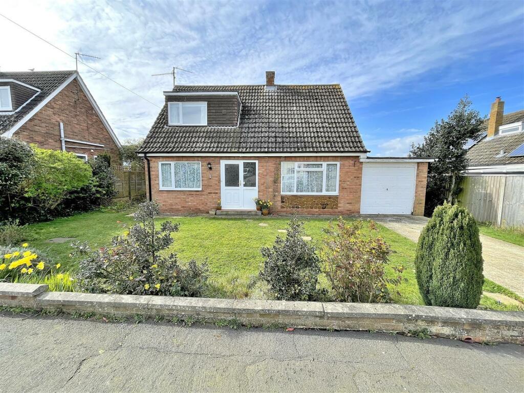 Main image of property: Valley Rise, Dersingham, King's Lynn