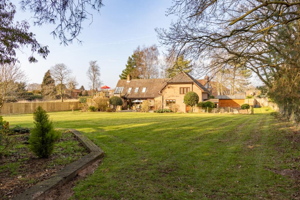 Main image of property: Dersingham