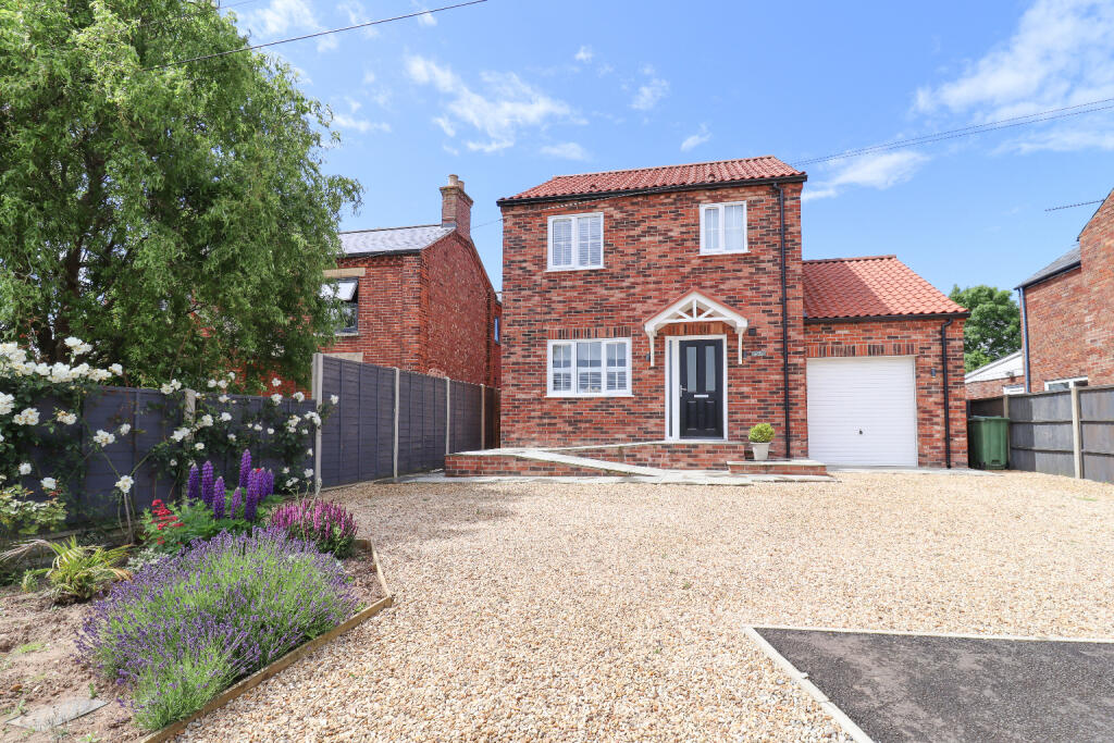 3 bedroom detached house for sale in Hay Green Road North, Terrington