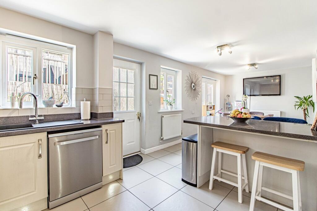 Additional property image - Delfryn, Miskin, Pontyclun, CF72