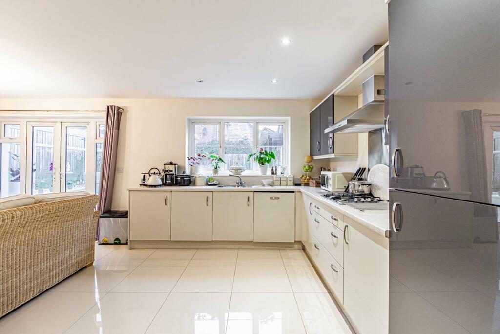 Additional property image - Ffordd Magnolia, Llanharry, Pontyclun, CF72