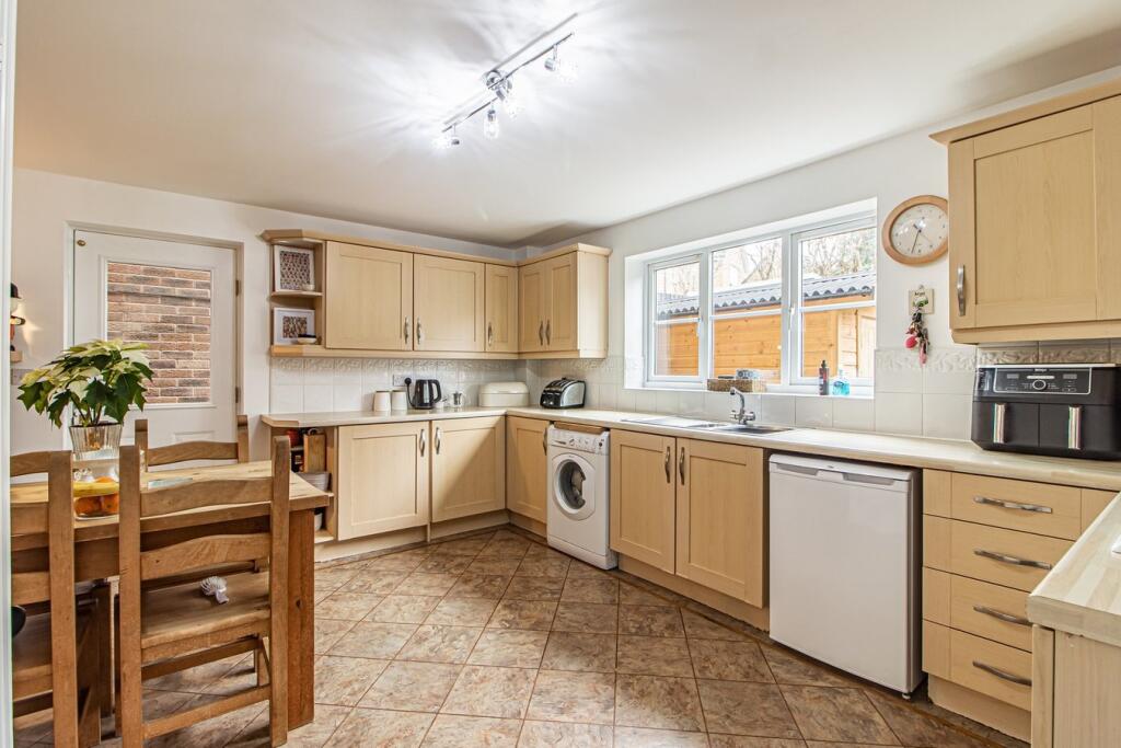 Additional property image - Acorn Close, Miskin, Pontyclun, CF72