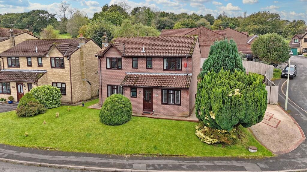 Main image of property: Llys Coed Derw, Llantwit Fardre, Pontypridd, CF38