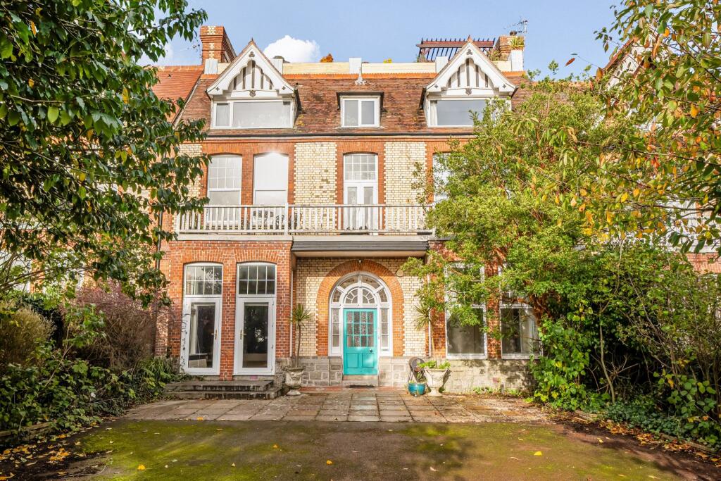 Main image of property: Queens Gate, PL4