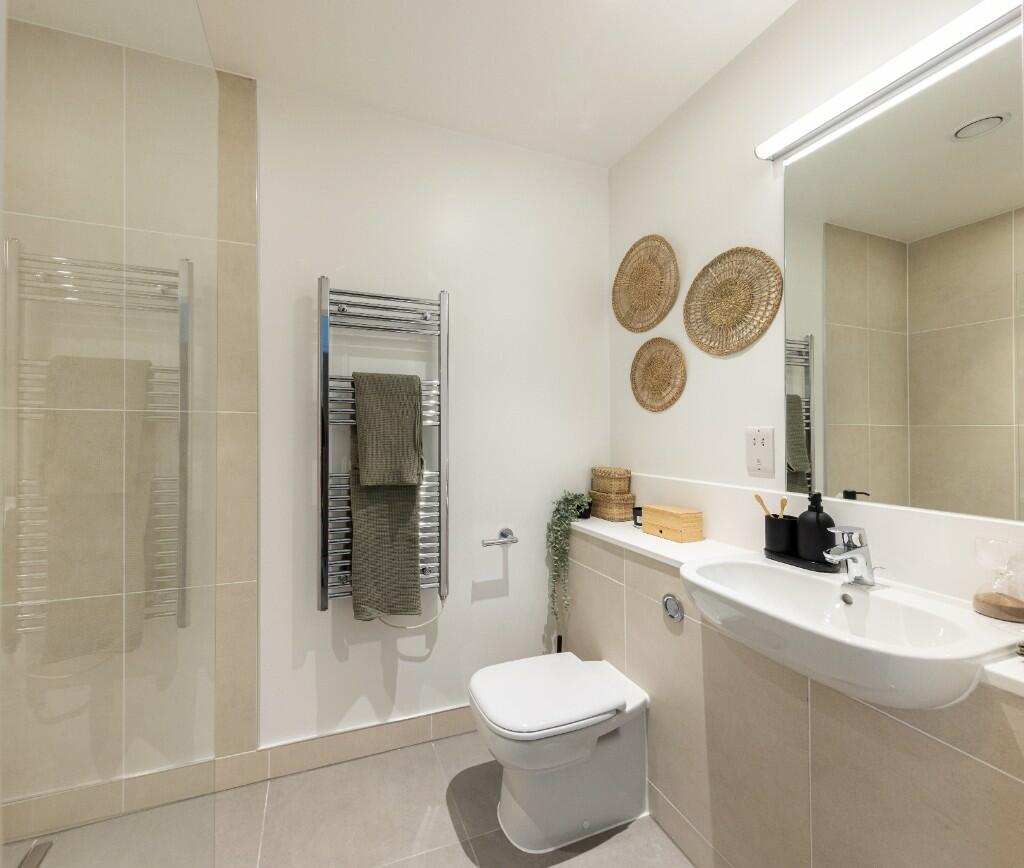 Additional property image - Addiscombe Grove,
Croydon,
CR0 5BX