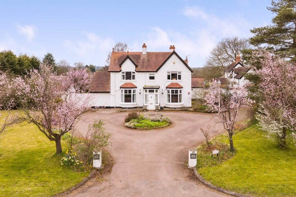 Main image of property: Stratford Road, Hockley Heath