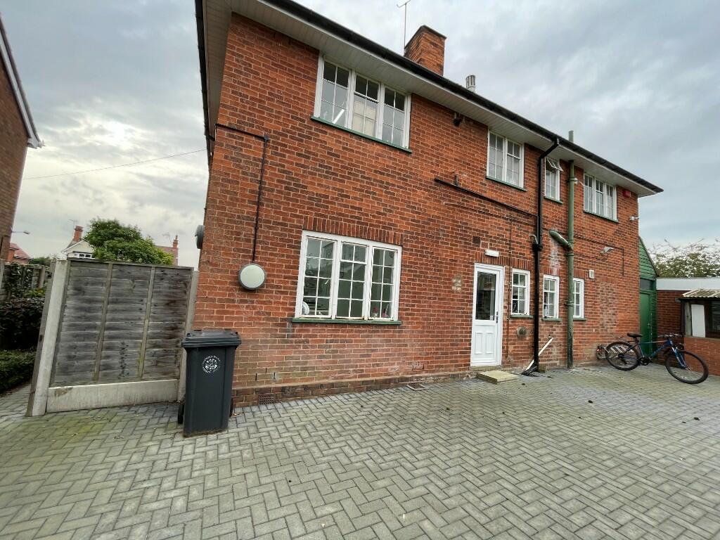 Additional property image - 21 Station Road, Studley, Warwickshire, B80