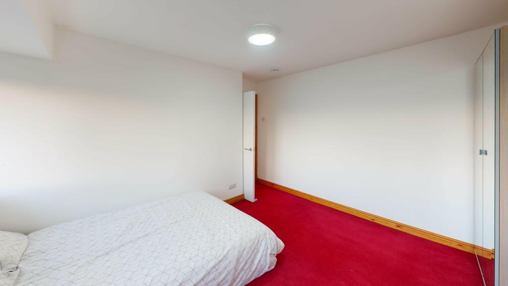 Additional property image - Mayorswell Close (L) 2 WEEKS RENT FREE 25/26, ,