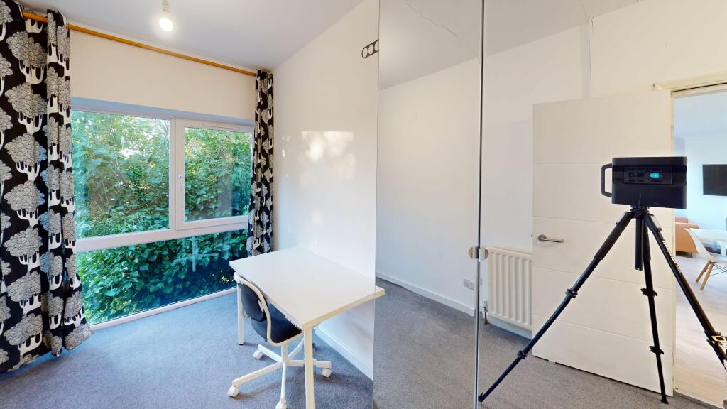 Additional property image - Mayorswell Close (L) 2 WEEKS RENT FREE 25/26, ,