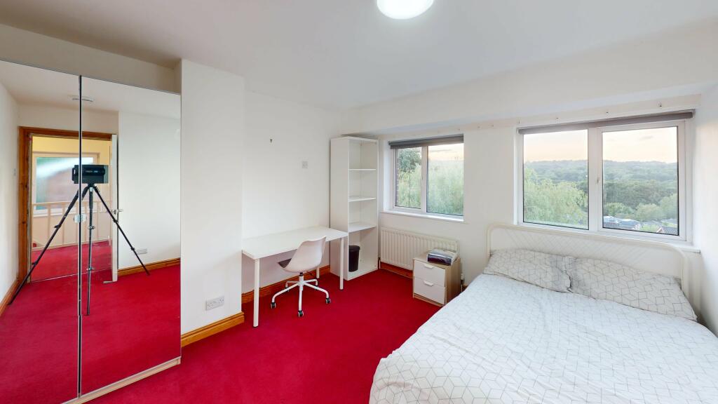Additional property image - Mayorswell Close (L) 2 WEEKS RENT FREE 25/26, ,