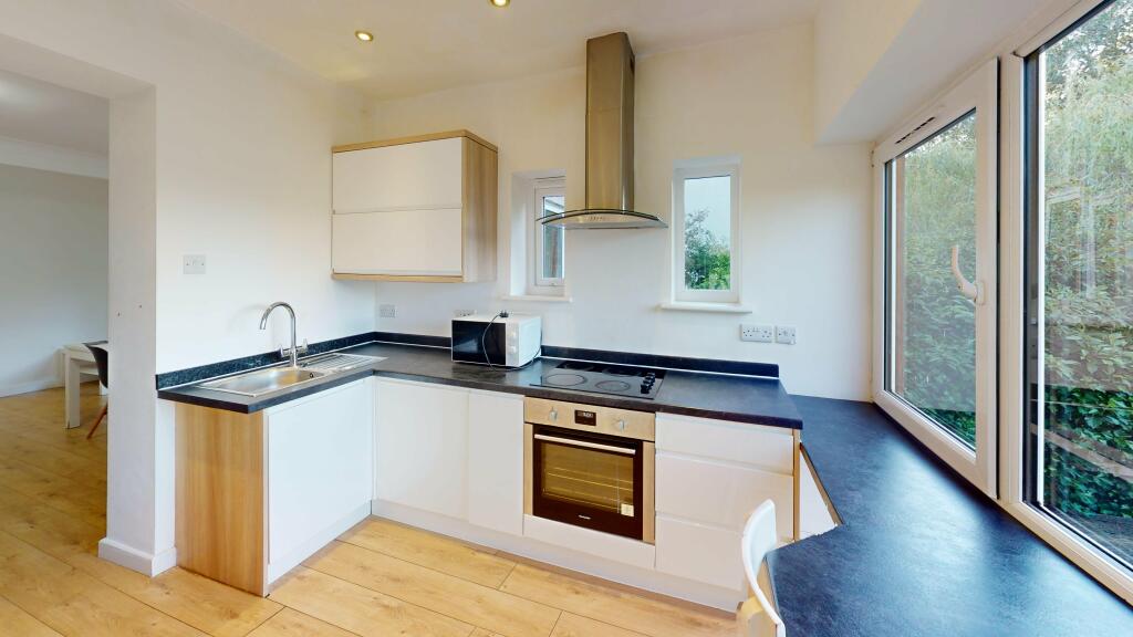 Additional property image - Mayorswell Close (L) 2 WEEKS RENT FREE 25/26, ,