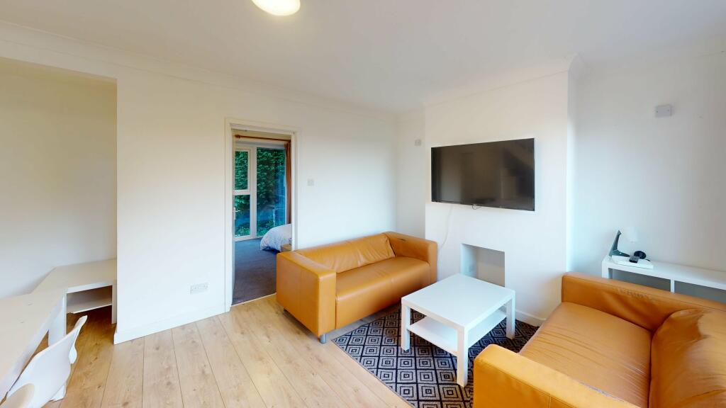 Additional property image - Mayorswell Close (L) 2 WEEKS RENT FREE 25/26, ,
