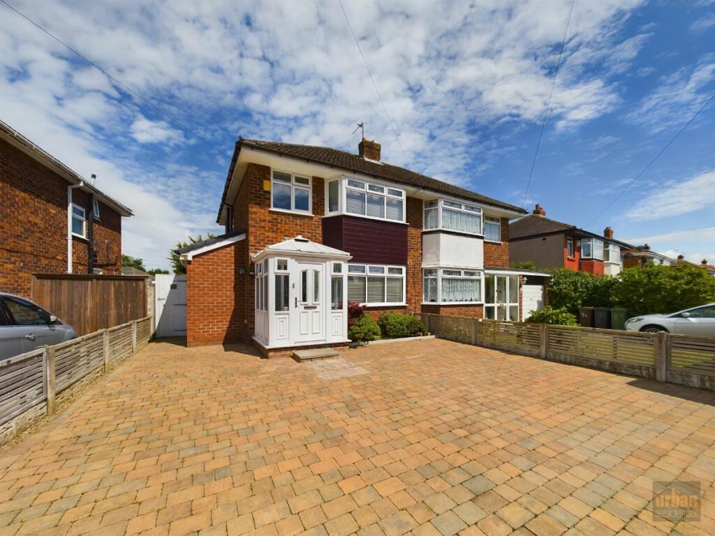 3 bedroom semidetached house for rent in Clent Avenue, Lydiate, L31