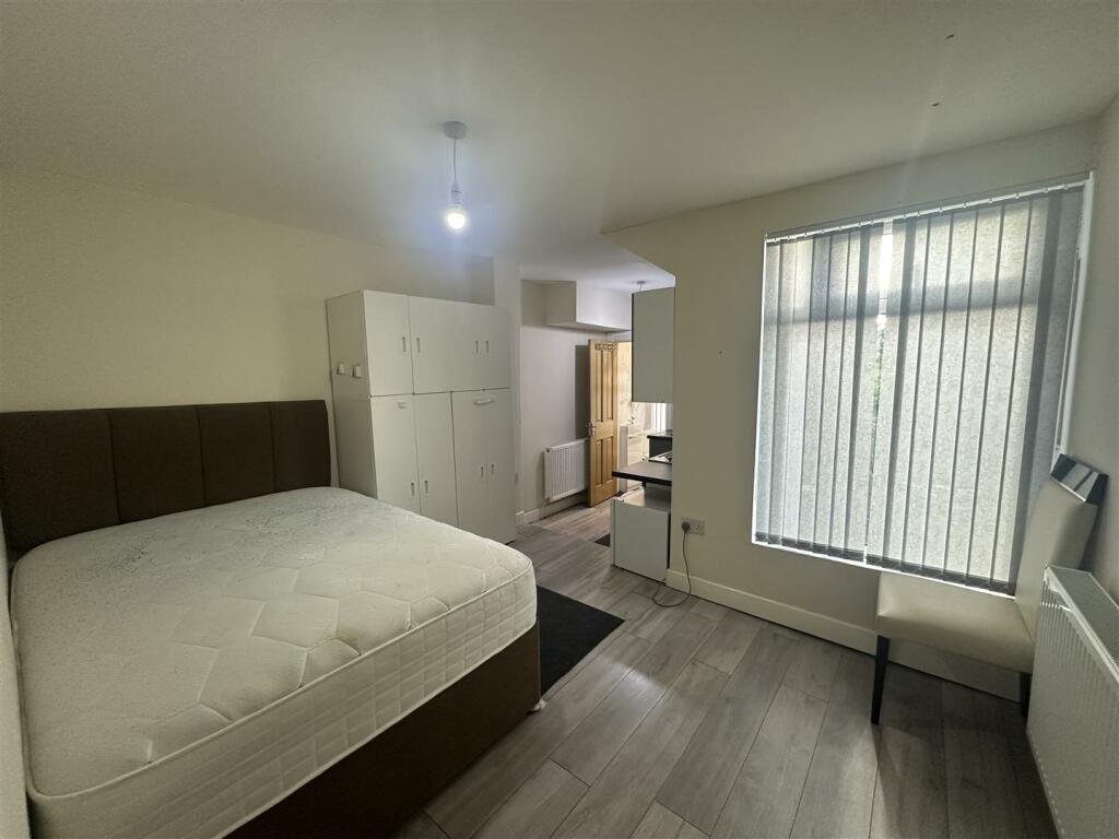 1 bedroom house share for rent in Fox Hollies Road, Acocks Green, B27