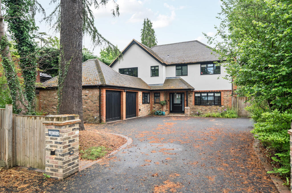 Main image of property: Horseshoe Lane, Ash Vale, Surrey, GU12