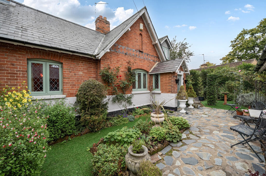 Main image of property: Cricket Hill, Finchampstead, Wokingham, Berkshire, RG40