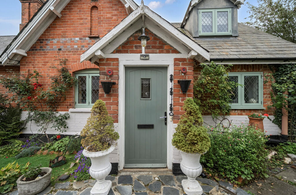 Main image of property: Cricket Hill, Finchampstead, Wokingham, Berkshire, RG40