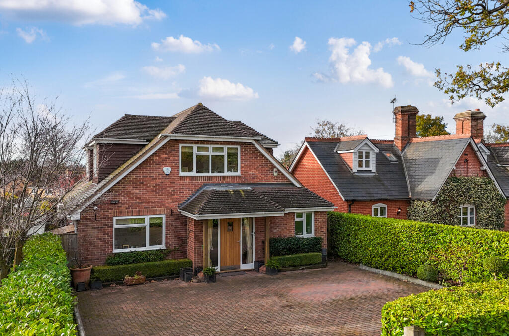 Main image of property: Cricket Hill, Finchampstead, Wokingham, Berkshire, RG40