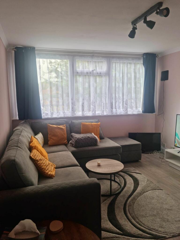 1 bedroom house share for rent in Long Green, Chigwell, IG7