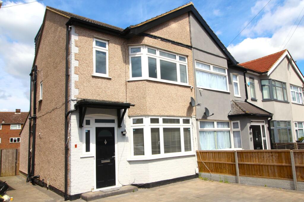 Main image of property: Hawthorn Avenue, Rainham