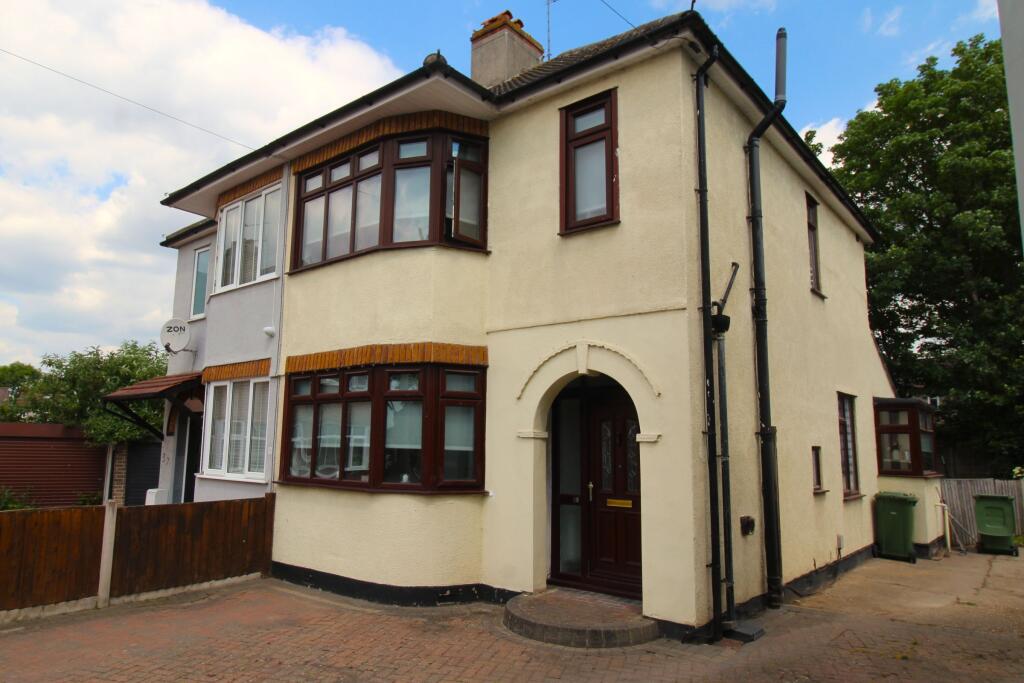 Main image of property: Hawthorn Avenue, Rainham